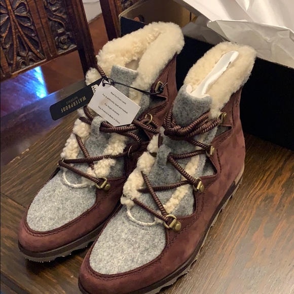 Sorel waterproof boots - Picture 3 of 3